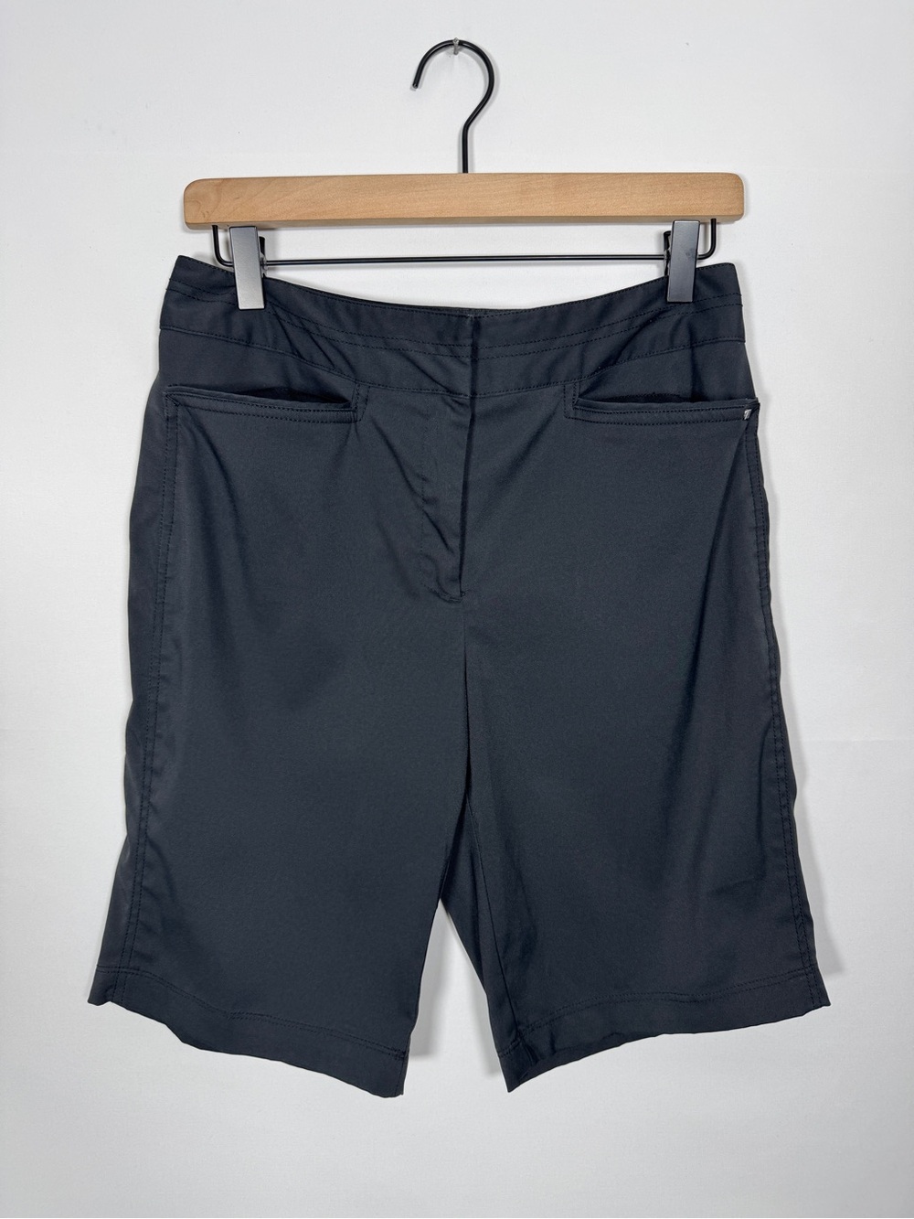 {Tail} Black Mid Rise 10" Inseam Bermuda Length Classic Golf Shorts